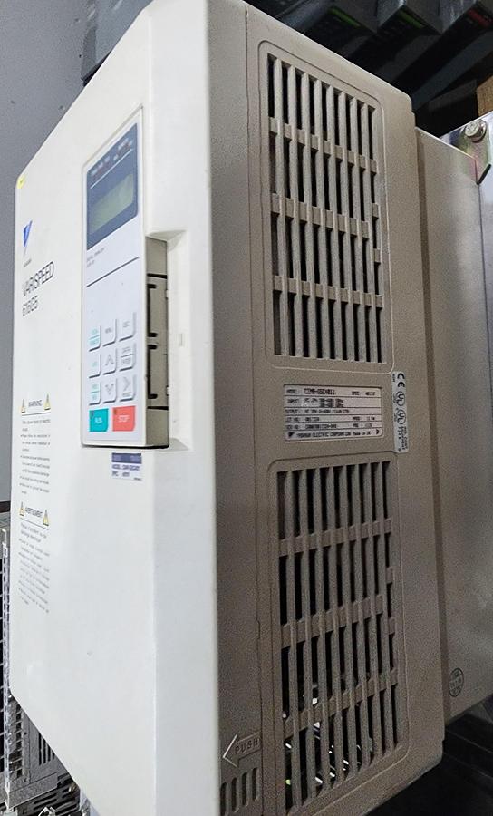 Used Yaskawa CIMR-G5C4011 3 PH 380/460 V 21 KVA 616G5 Varispeed
