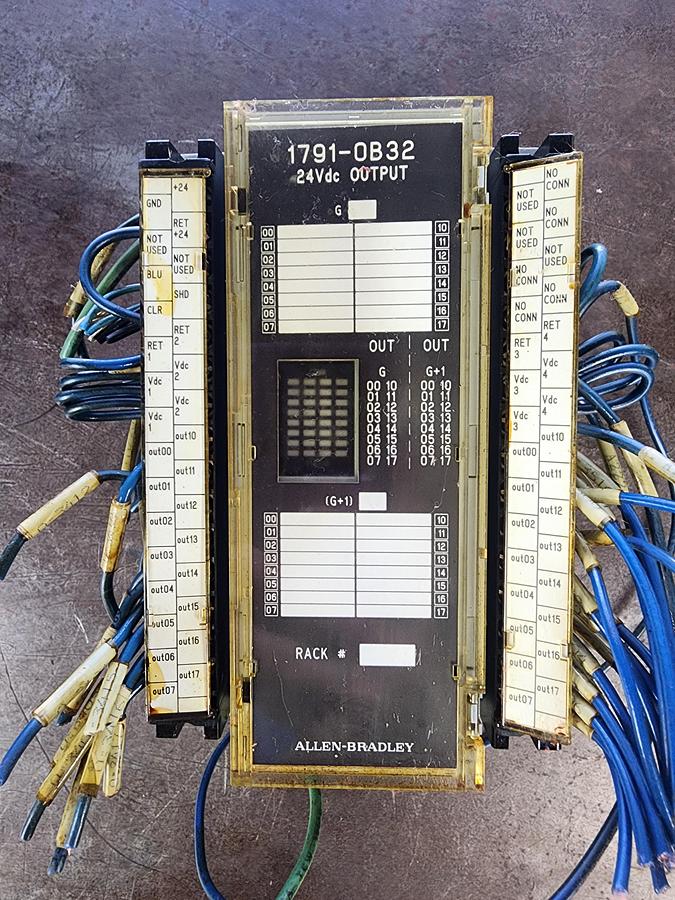 Used Allen-Bradley 1791-0B32 24 VDC Output 1791-OB32