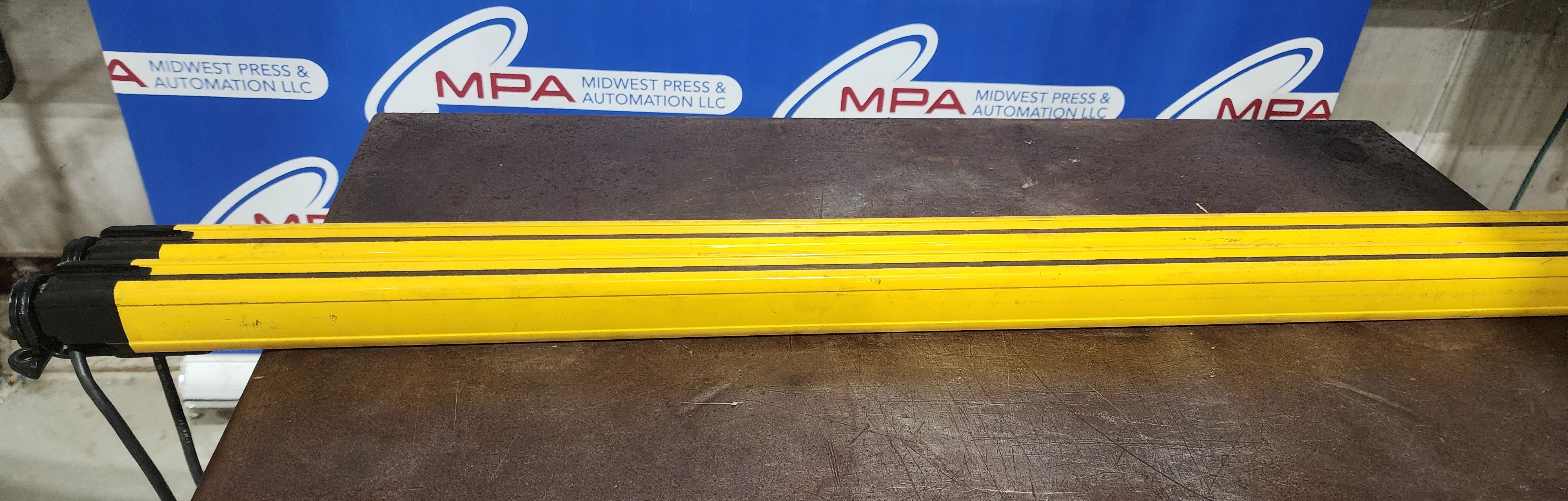 Used GL-R80H-T/ GL-R80H-R 80" Light Curtain Rx and Tx pair
