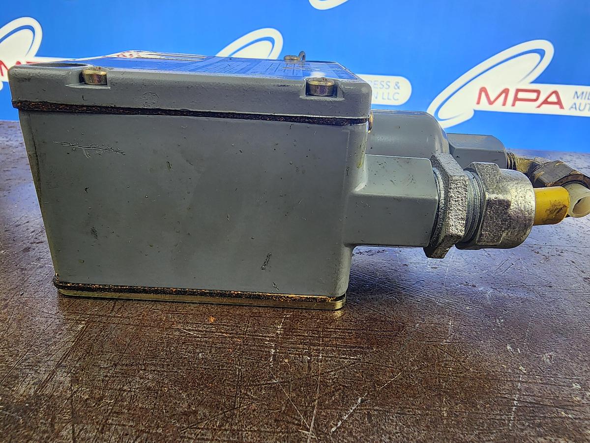 Used Allen-Bradley 836T-T253J Pressure Control Switch