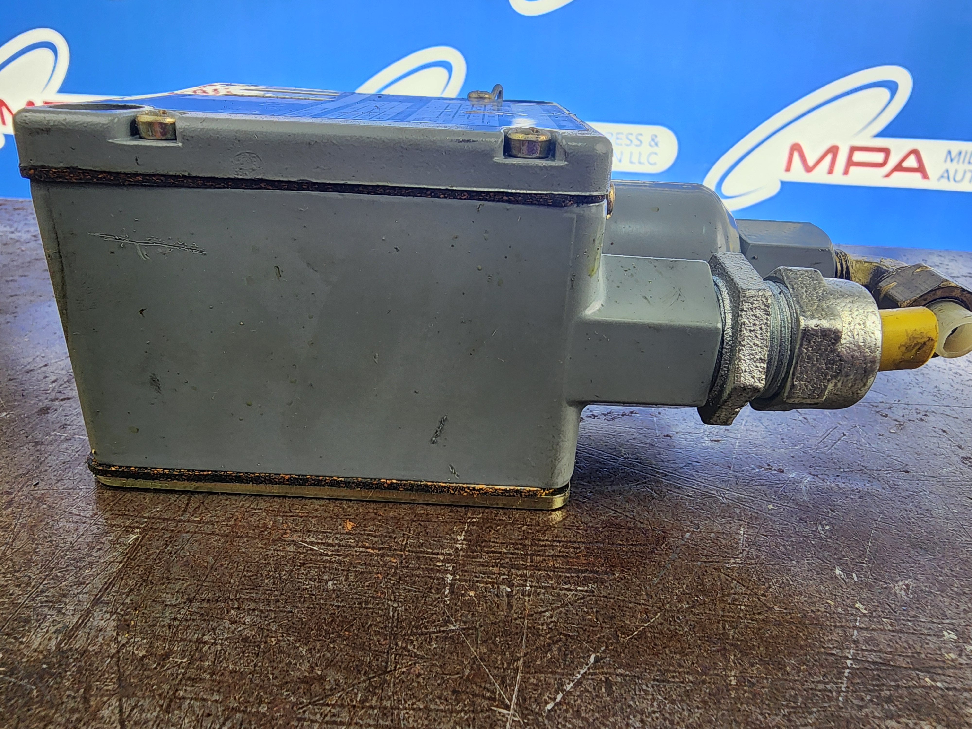 Used Allen-Bradley 836T-T253J Pressure Control Switch