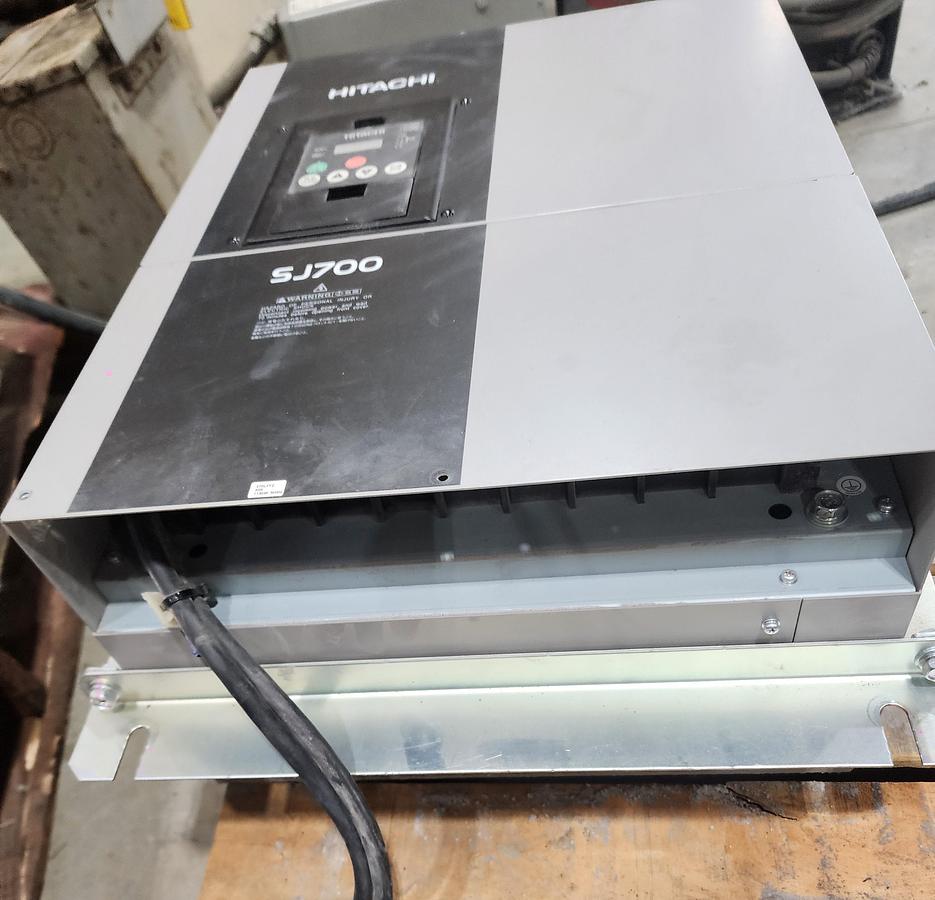 Used Hitachi Model: SJ700-370LFF2 SJ700 Inverter / 37 kw 50 HP