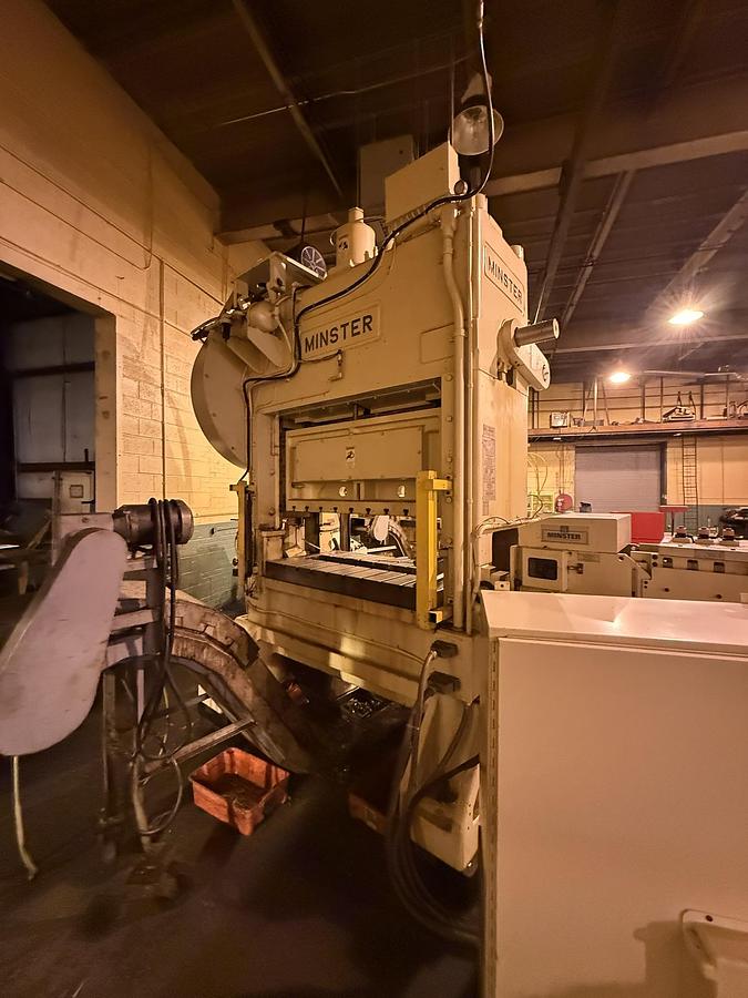 Used 100 TON MINSTER MODEL P2-100-60-31 STRAIGHT SIDE PRESS