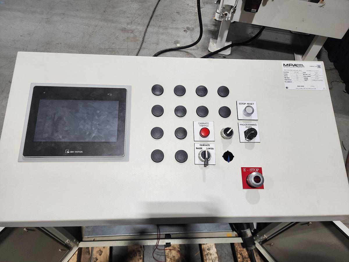 Used 12" DALLAS MODEL DRF-412 CABINET STYLE FEEDER