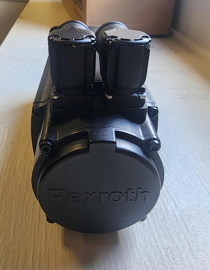 Rexroth MNR: R911307469 / MSK050C-0300-NN-M1-UP1-NNNN Servo Motor
