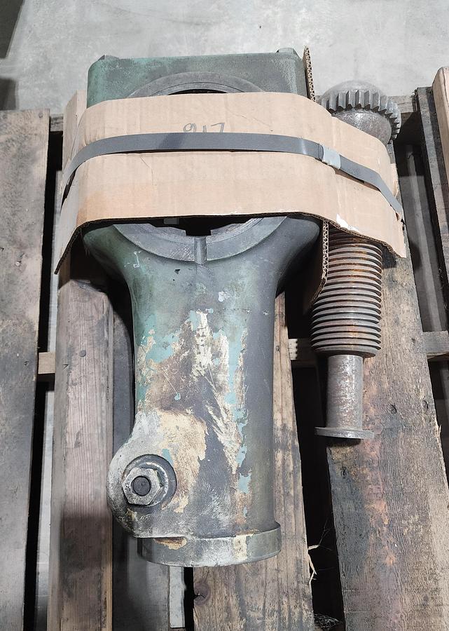 Used Minster 6 Connection with Ball Screw