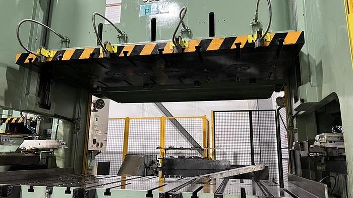 Used 330 TON AIDA MODEL DSF-N2-3000 SERVO STRAIGHT SIDE SINGLE CRANK PRESS
