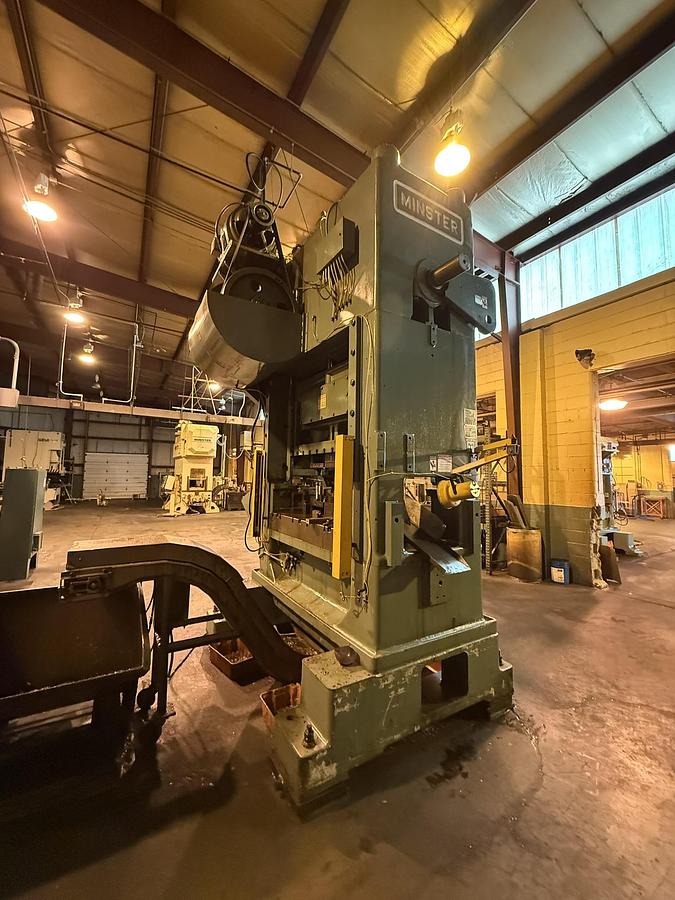 Used 200 TON MINSTER MODEL P2-200-50-44 STRAIGHT SIDE PRESS