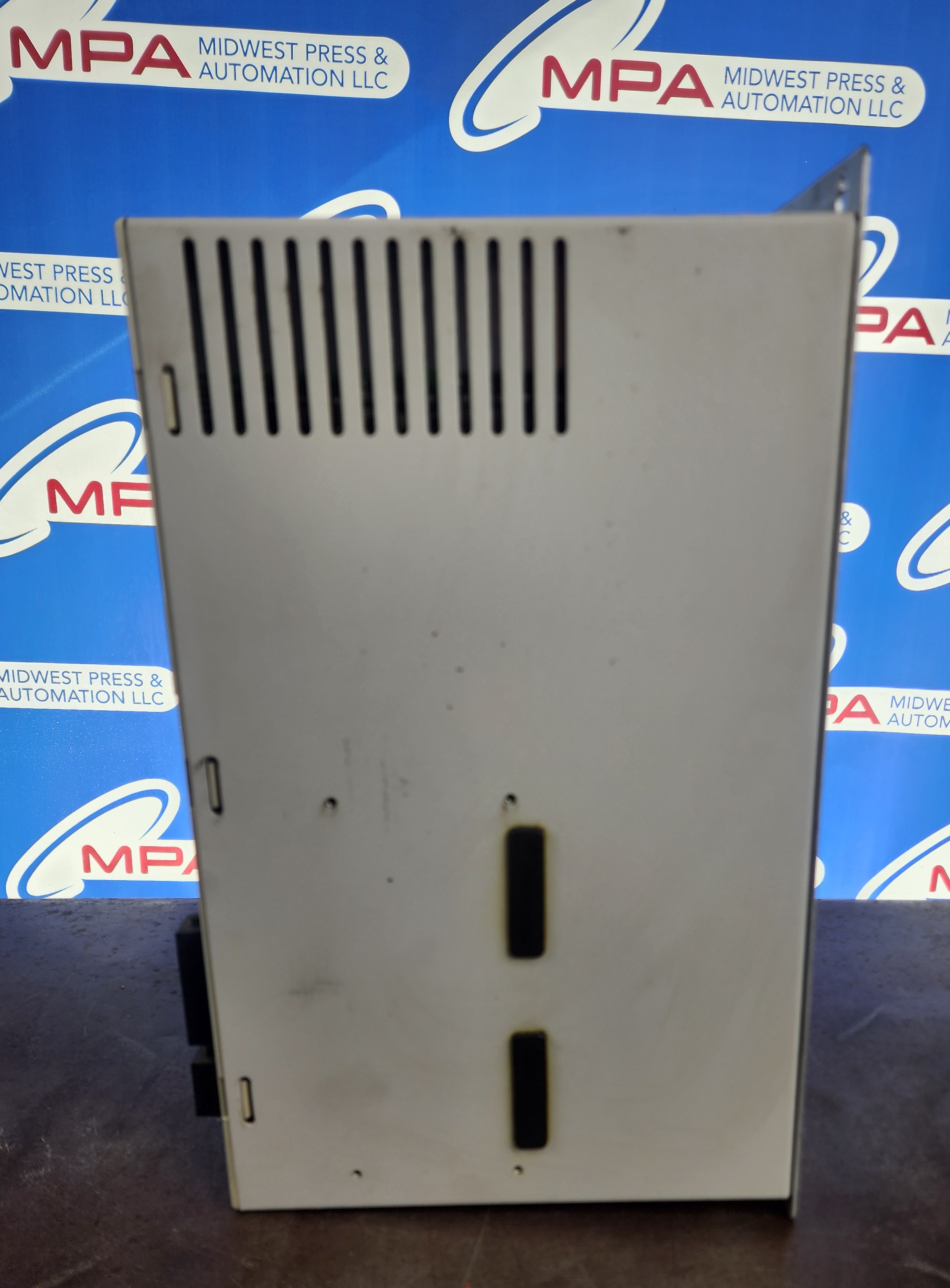 Used Allen-Bradley 2098-IPD-HV220 230/460 VAC 3 PH 50/60 Hz Ultra 5000