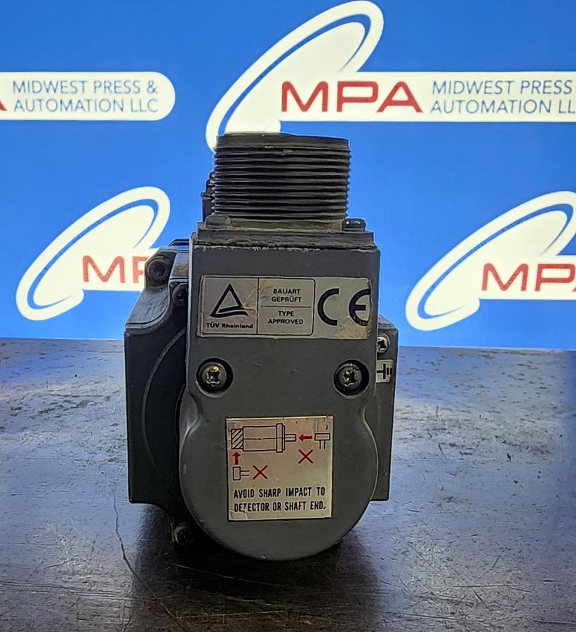 Used Mitsubishi HA-FF33C-UE 3 AC 300 W 3000 RPM AC Servo Motor