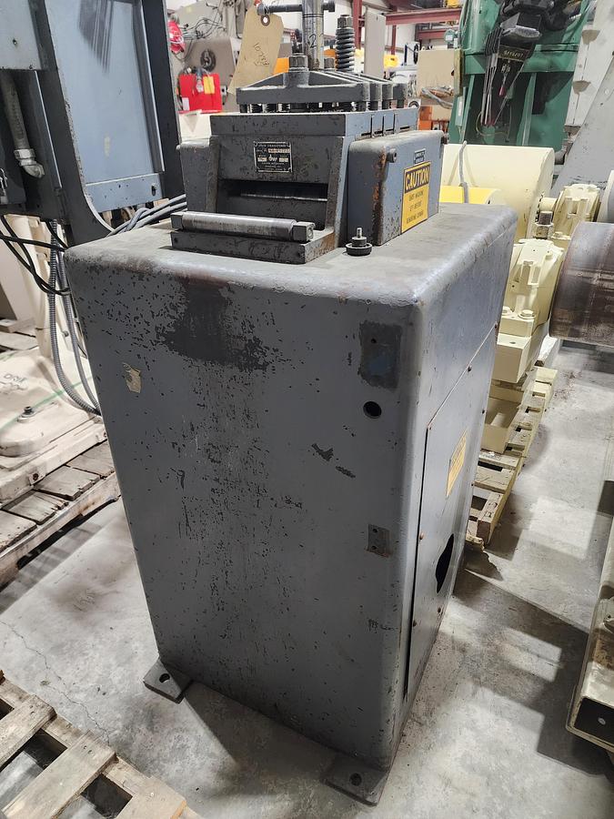 Used 6" WIDE CWP STOCK STRAIGHTENER