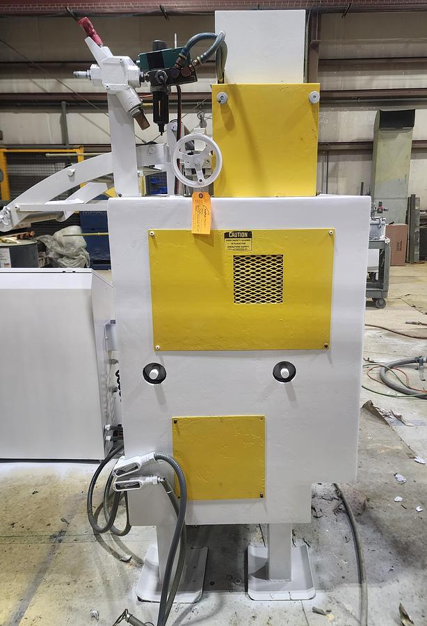 Used 18" DALLAS SERVO CABINET STYLE FEEDER