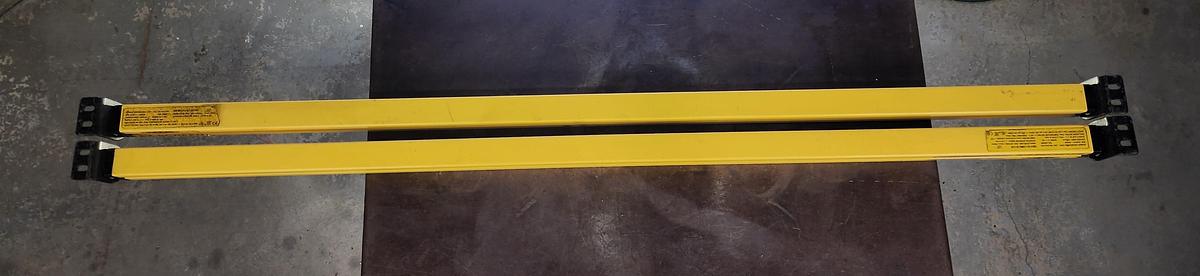 Used Banner SLSE14-1200Q8 / SLSR14-1200Q8 Rx and Tx Light Curtain Set