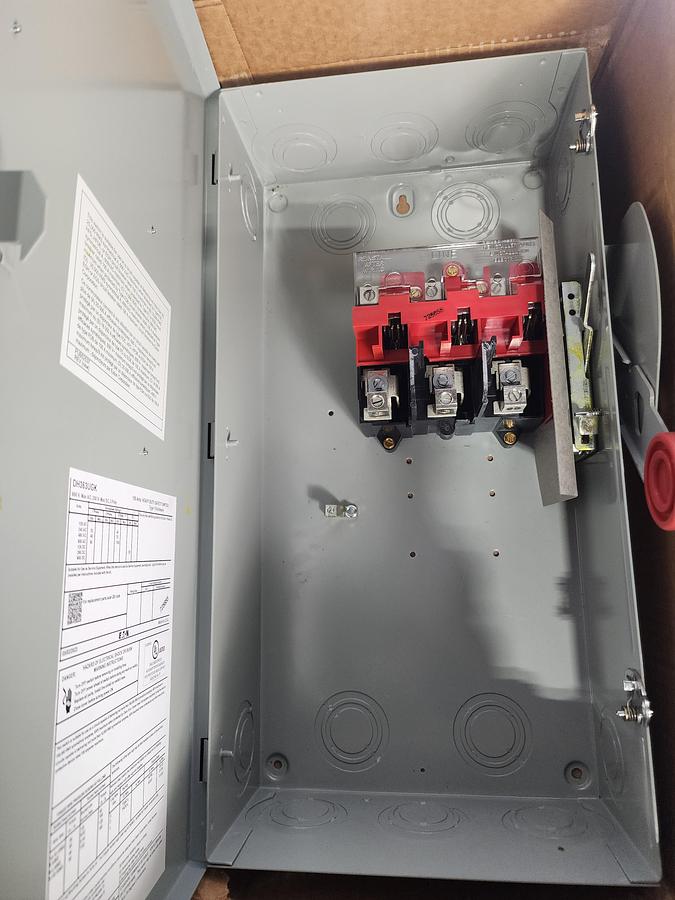 Eaton DH363UGK 100 A 600V Heavy Duty Safety Switch / Disconnect