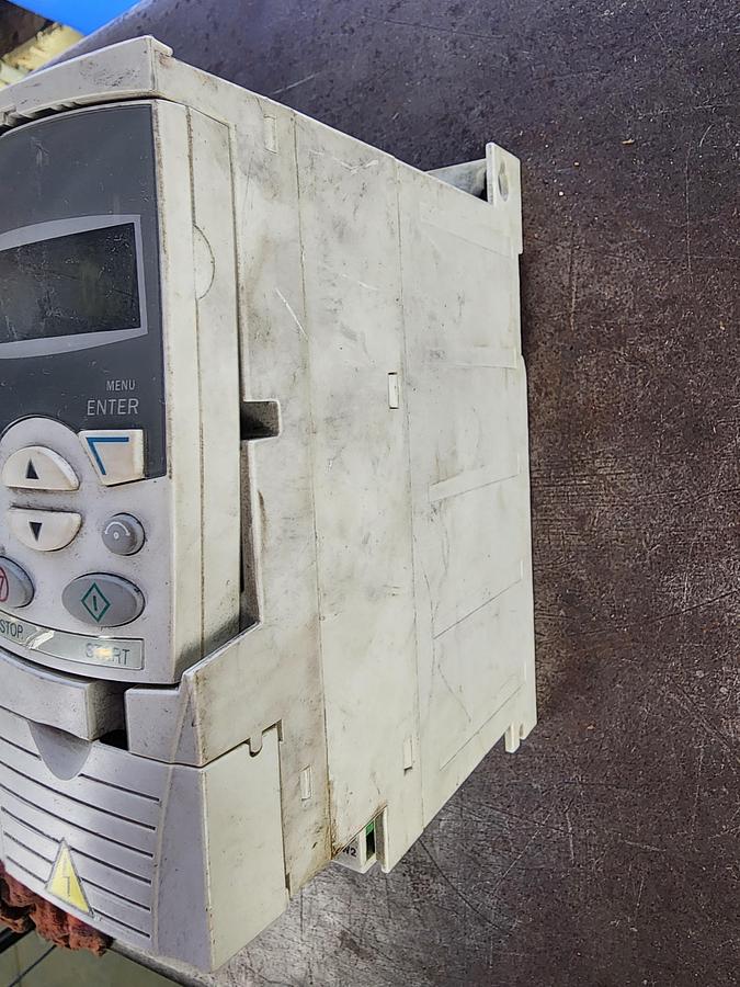Used ABB ACS355-03U-09A8-2 2.2 KW 3 HP AC Drive