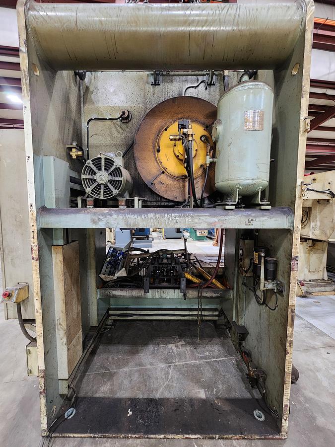Used 121 TON AIDA MODEL NC2-1100(2)E GAP FRAME PRESS