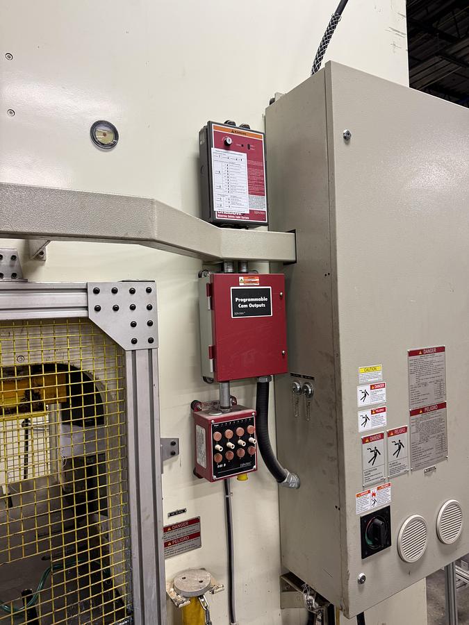 Used 121 TON AIDA MODEL NC1-1100(2) GAP FRAME PRESS