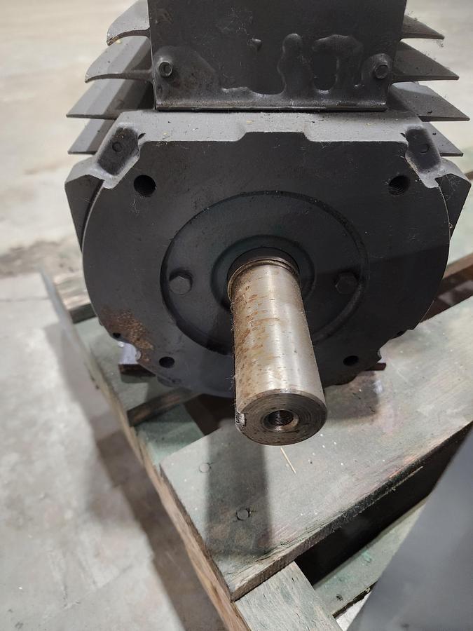 Used Reliance Electric HM415338 3 Phase 1740 / 2590 RPM 32 AMP 460 V 25 HP Motor