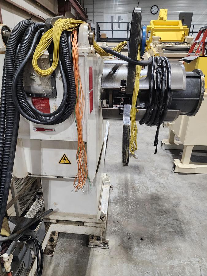 Used AIDA MODEL LFL-300R STRAIGHTENER FEEDER
