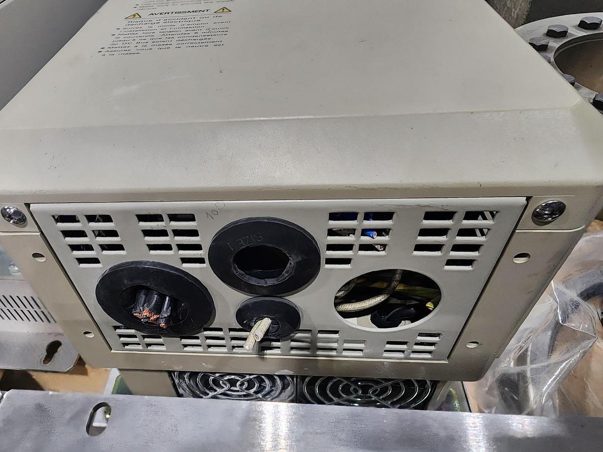 Used Yaskawa CIMR-G5C4011 3 PH 380/460 V 21 KVA 616G5 Varispeed