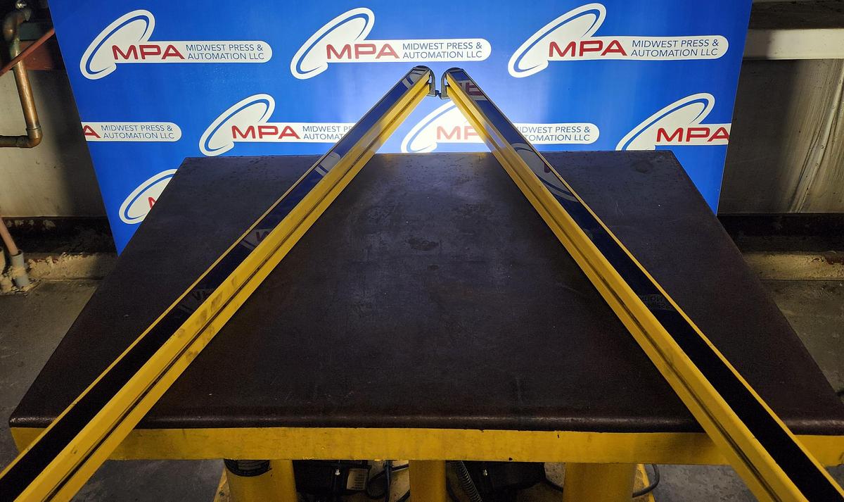 Used Banner SLSE14-1200Q8 / SLSR14-1200Q8 Rx and Tx Light Curtain Set