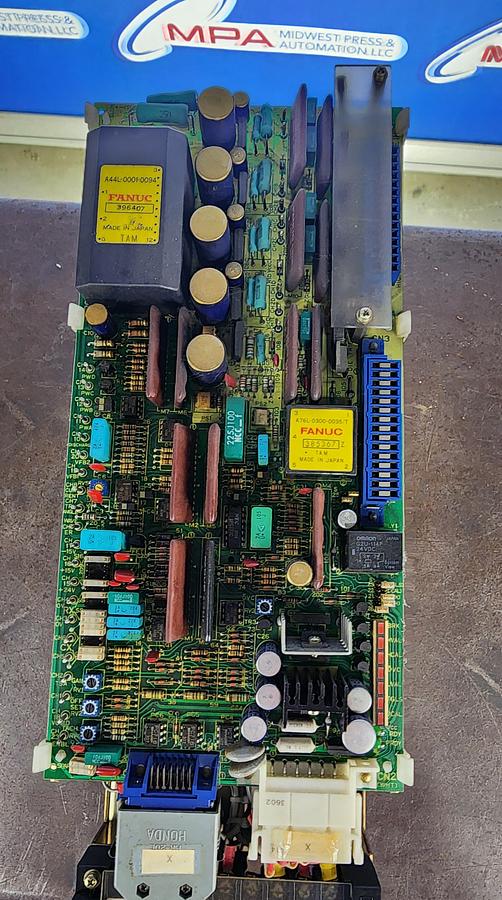 Used Fanuc A06B-6047-H003 / A20B-0009-0320/09D Velocity Control Unit