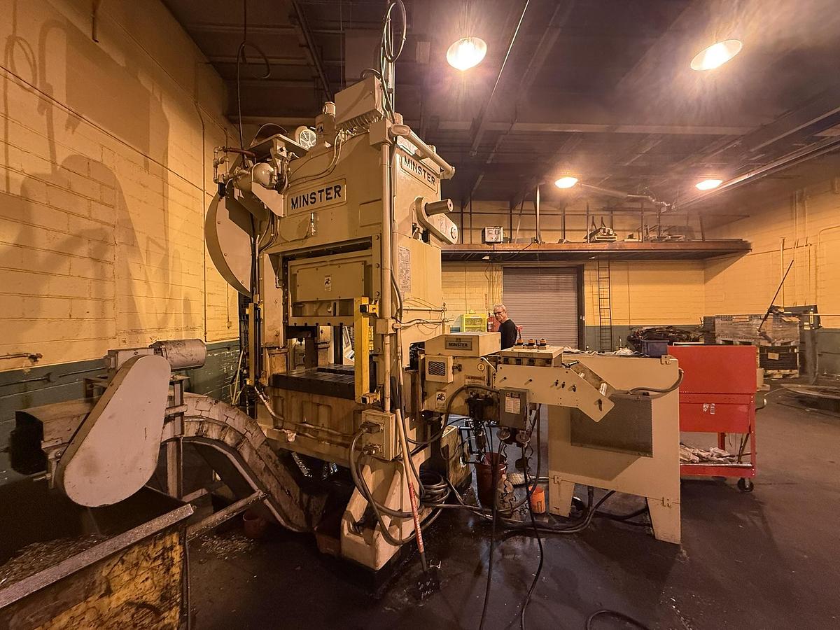 Used 100 TON MINSTER MODEL P2-100-48-31 STRAIGHT SIDE PRESS