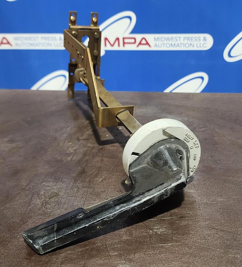 Used Square D Class 9421 Type: LN-4 Disconnect Mechanism / Handle