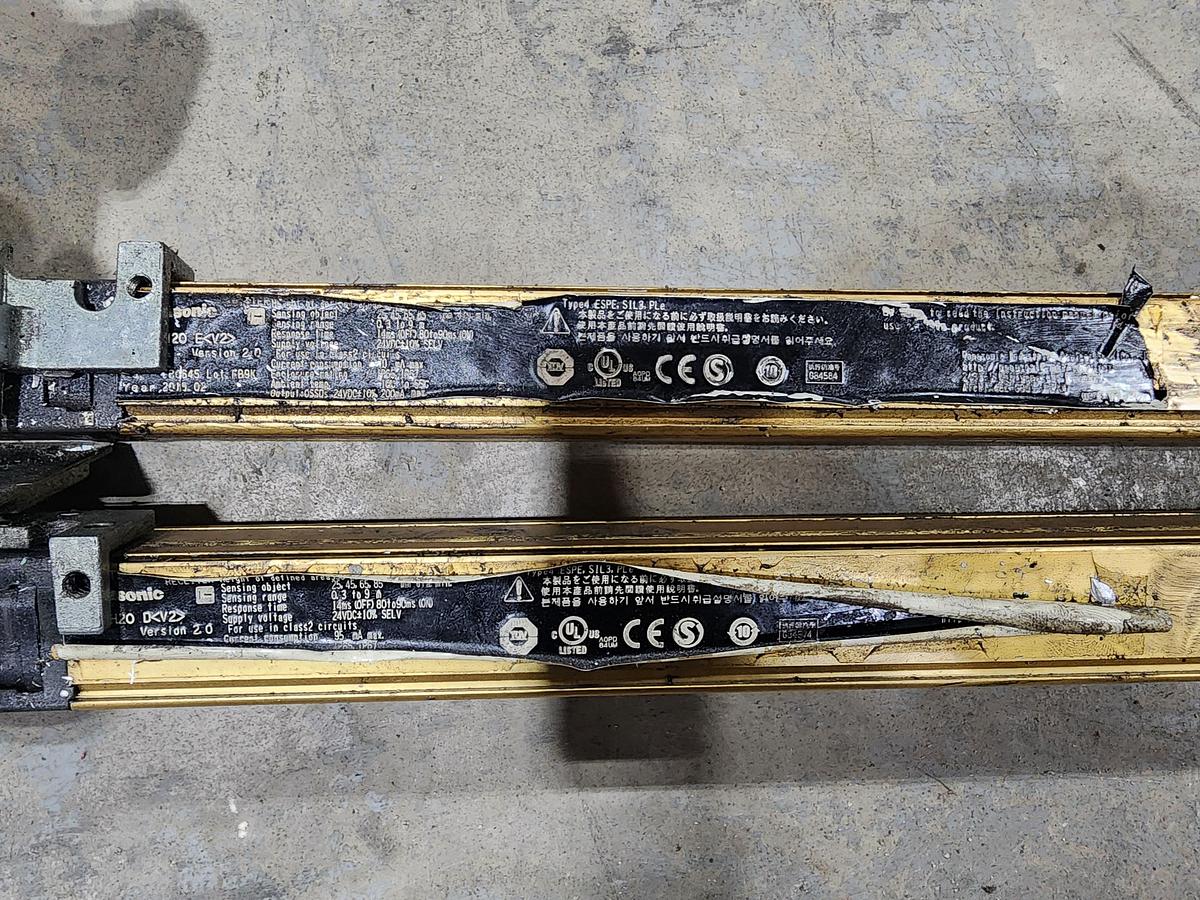 Used Panasonic SF4B-H64 D<V2> / Light Curtains off 300 TON KOMATSU L2M300-3BM