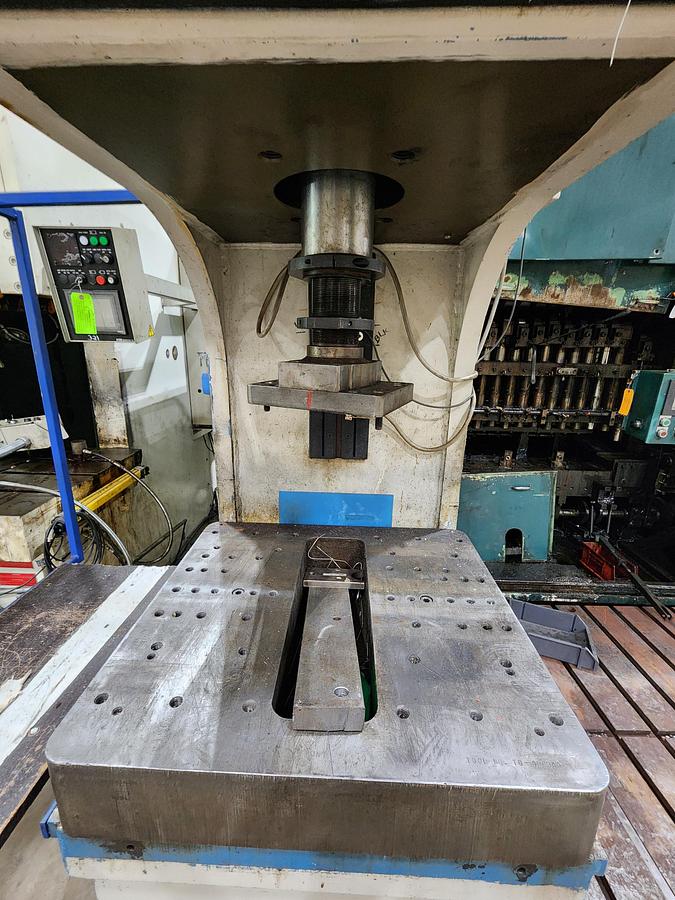 Used 1990 25 TON NEFF HYDRAULIC PRESS