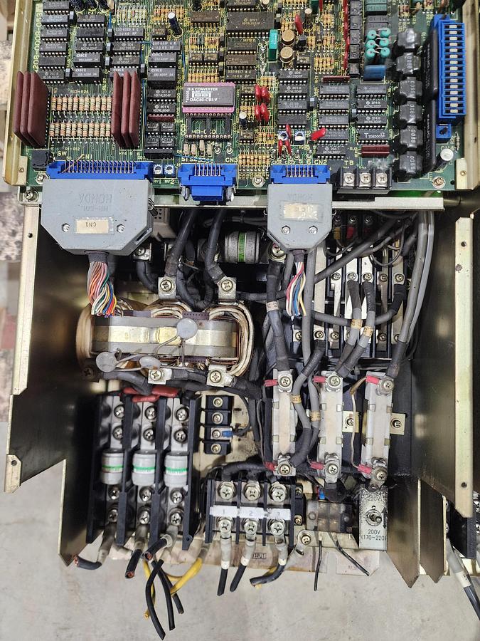 Used Fanuc A06B-6044-H011 A20B-0009-0534 AC Spindle Servo Unit