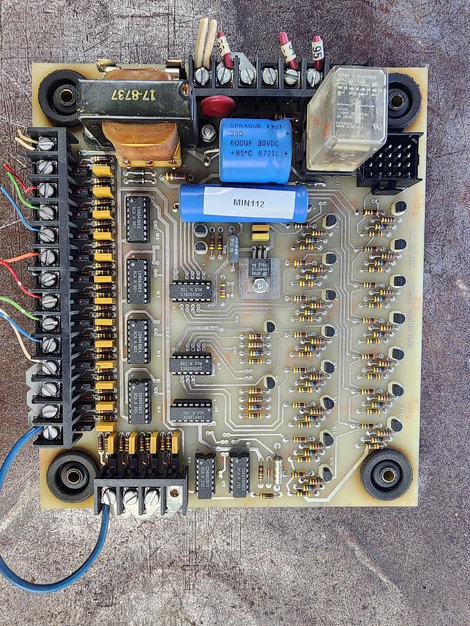 Used Minster 490-0253 17 Channel monitor flow board
