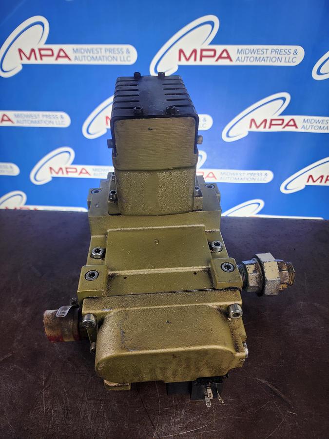 Used Ross Controls DM2DNA66B21002 Double Valve