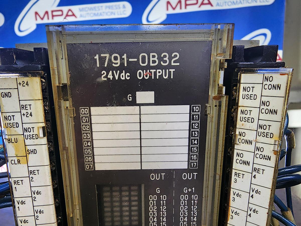 Used Allen-Bradley 1791-0B32 24 VDC Output 1791-OB32
