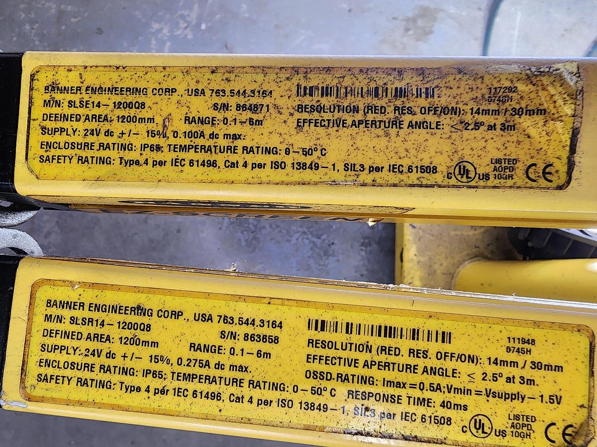 Used Banner SLSE14-1200Q8 / SLSR14-1200Q8 Rx and Tx Light Curtain Set
