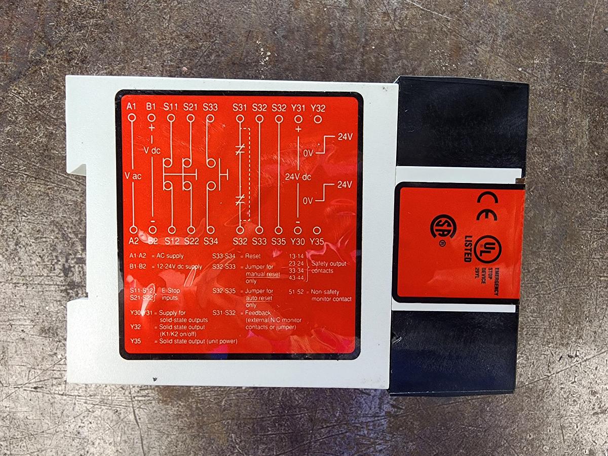 Used Banner ES-UA-5A Safety Relay