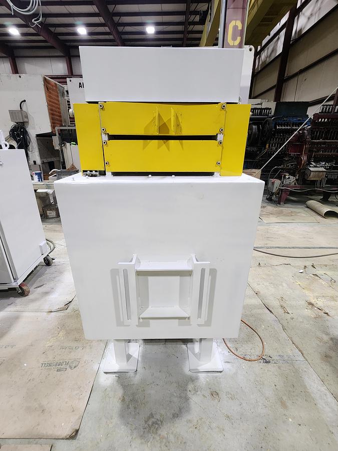 Used 18" DALLAS SERVO CABINET STYLE FEEDER