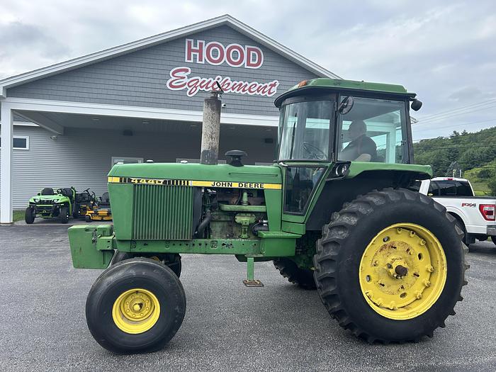 Used JOHN DEERE 4440