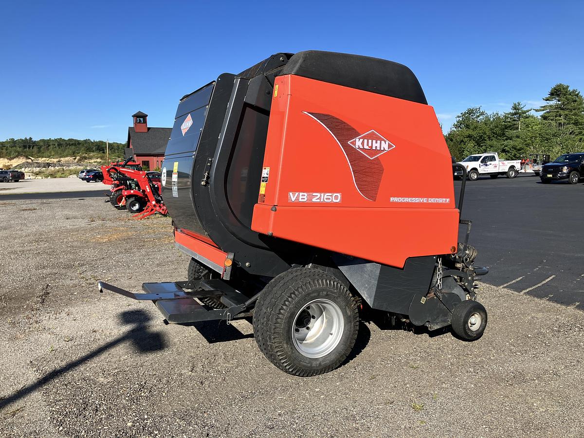 Used KUHN VB2160 ROUND BALER W/ROTO CUT, NET WRAP