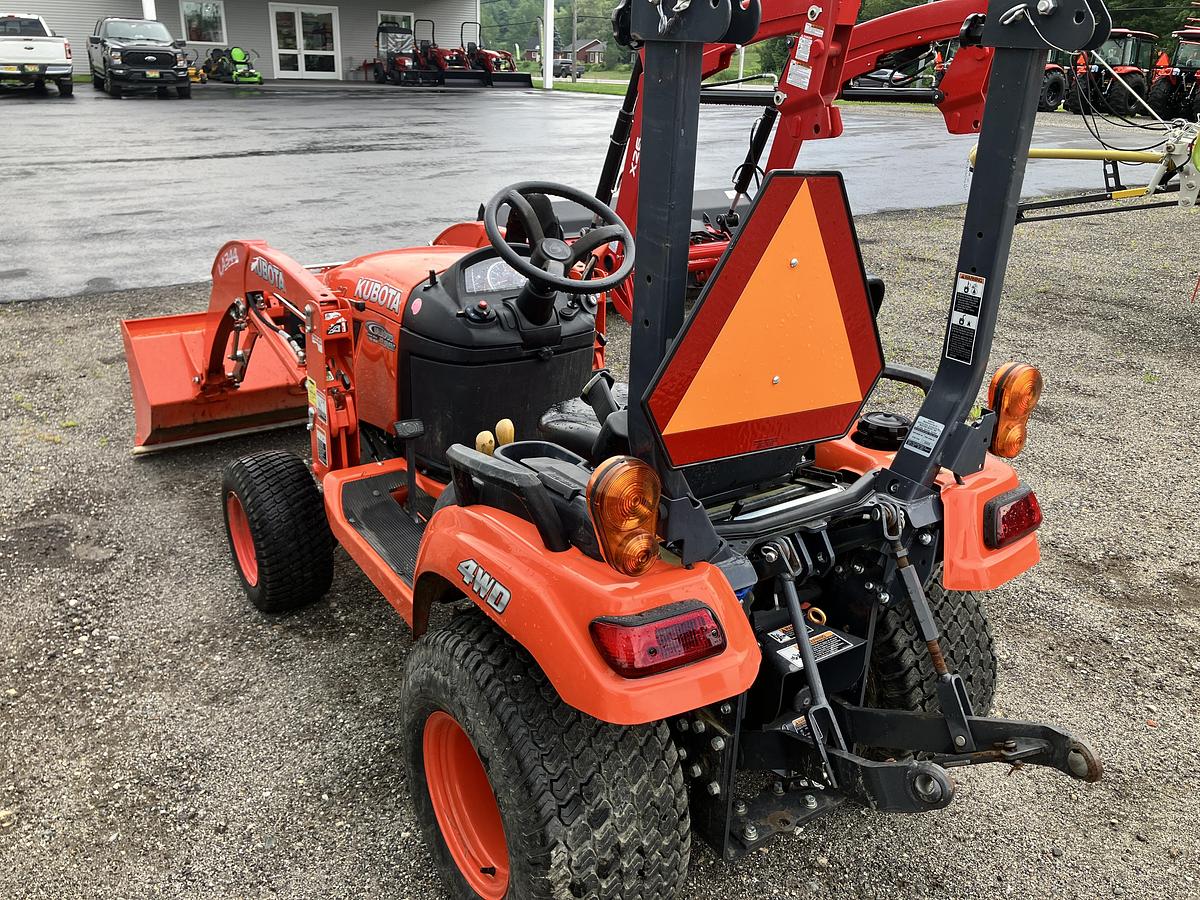 Used KUBOTA BX1880 W/LOADER & FRONT MOUNT SNOWBLOWER