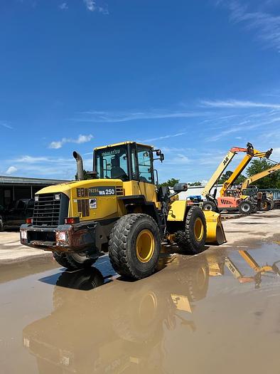 Used 2011 KOMATSU WA250-6 WHEEL LOADER