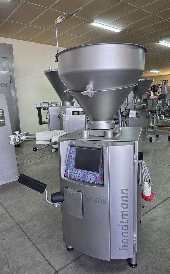 Used HANDTMANN VF 608