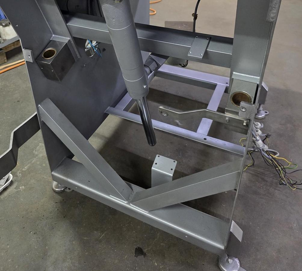 Used MAGURIT 053
