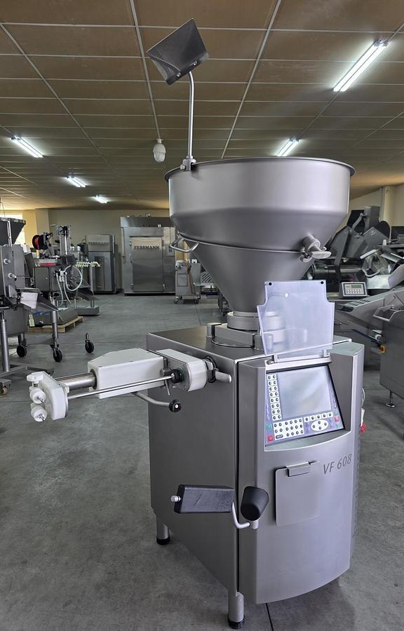 Used HANDTMANN VF 608