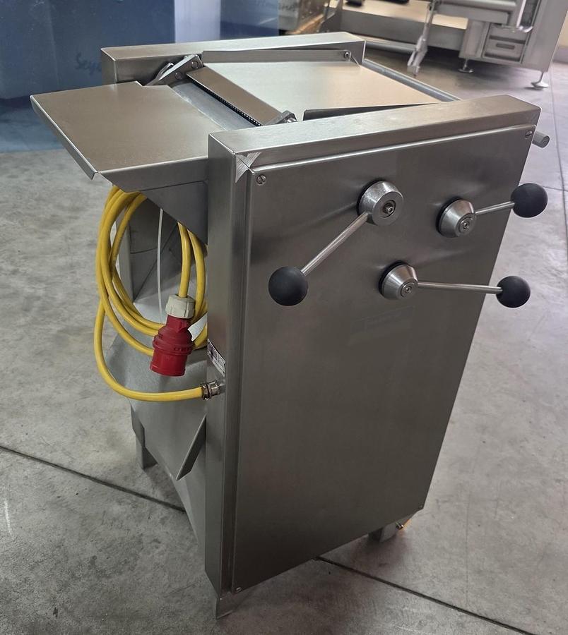 Used MAJA SAM 350