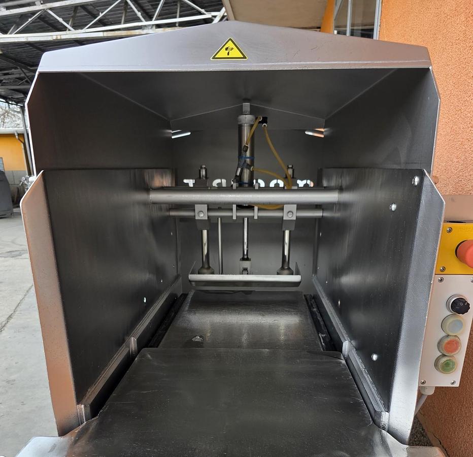 Used MAGURIT UNICUT 555