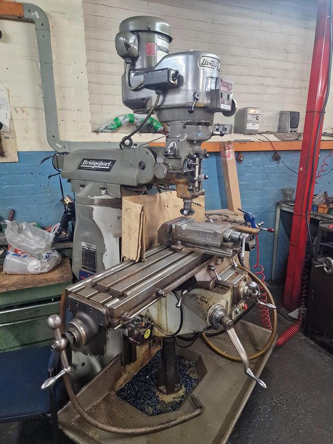 Used BRIDGEPORT SERIES 1 BR2J2 TURRET MILL