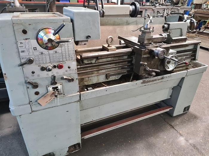 Used COLCHESTER MASTER 2500 13" x 40" GAP BED CENTRE LATHE