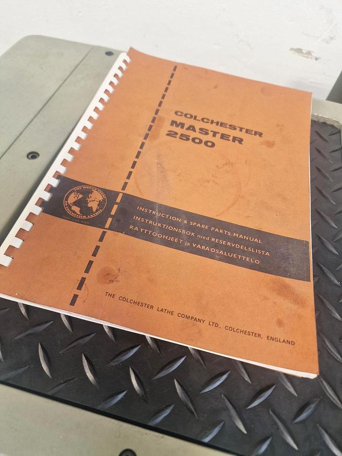 Used COLCHESTER MASTER 2500 13" x 40" GAP BED CENTRE LATHE