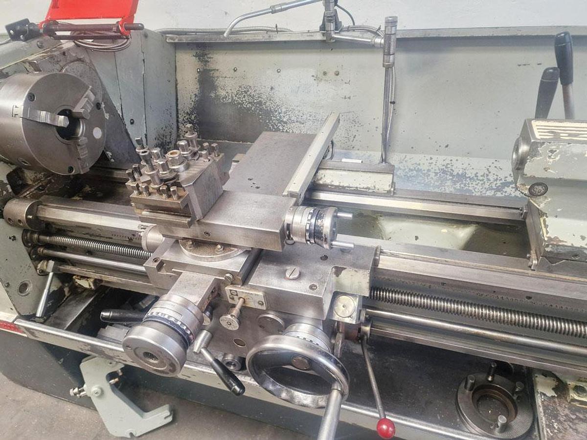 Used COLCHESTER TRIUMPH 2000 15" x 50" GAP BED CENTRE LATHE